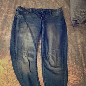 Universal thread blue jeans